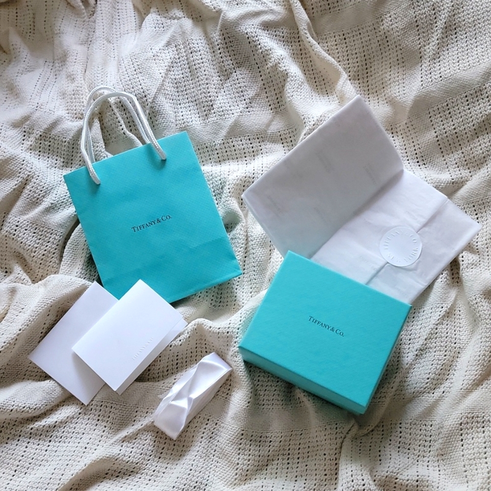 Tiffany & Co Accessory Gift Box w card, brand wrapping paper, shopping paper